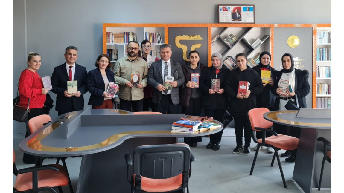 Tekkeköy İlçe Milli Eğitim Müdürlüğü kütüphanemize kitap bağışı yaptı.
